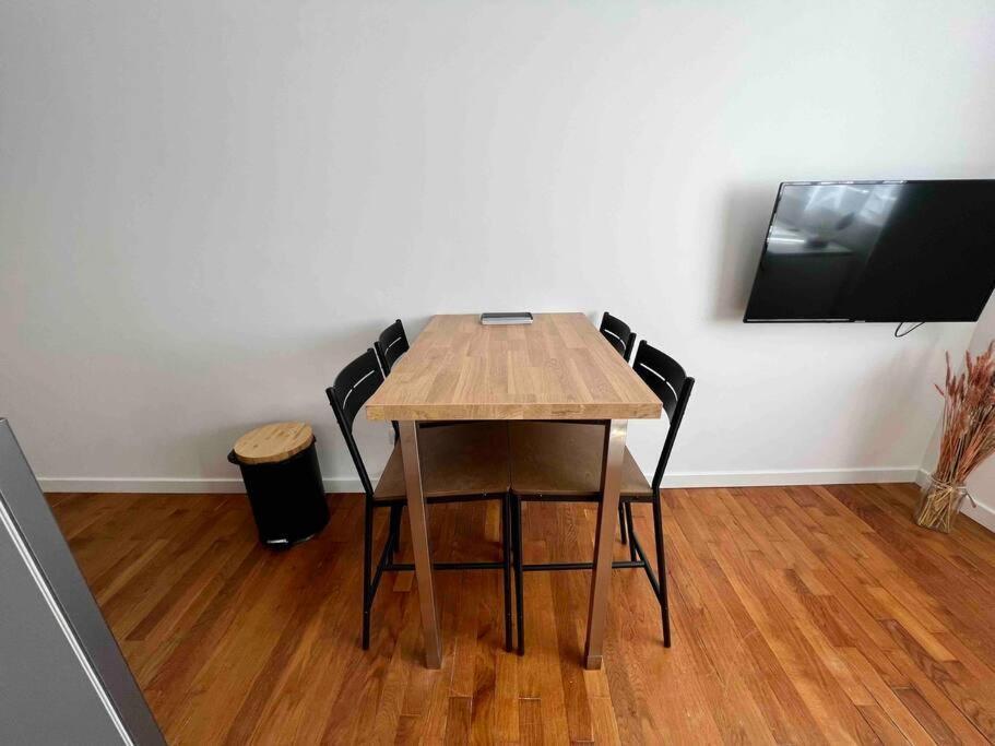 Appartement Climatise / Centre-Ville / 4 Personnes Besançon Eksteriør billede